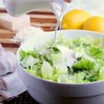 easy-keto-low carb-creamy-caesar-dressing-without-anchovy-paste-550 pour550