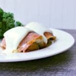 easy-keto-prosciutto-wrapped-pesto-chicken-thighs-550