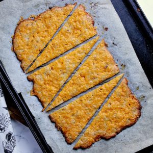 This Cheesy Keto Flatbread recipe is quick, easy and delicious! Whether dipped in soup or the star of appie night, this flatbread is absolutely perfect!