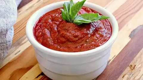 https://mamabearscookbook.com/wp-content/uploads/2019/04/sugar-free-pizza-sauce-feature-480x270.webp